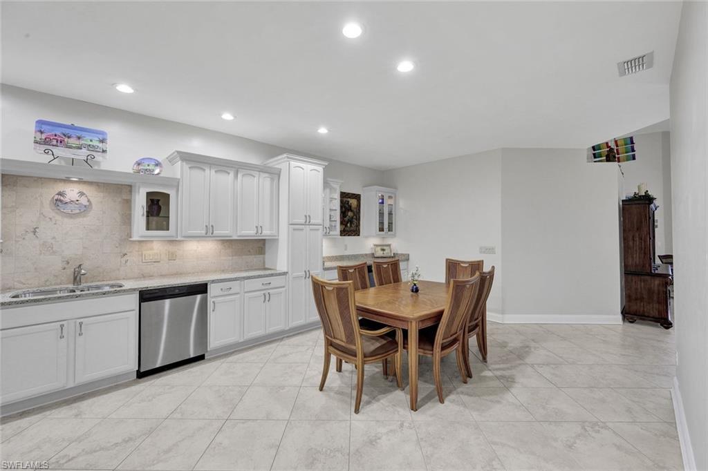 LONGLAKE VILLAGE - Residential