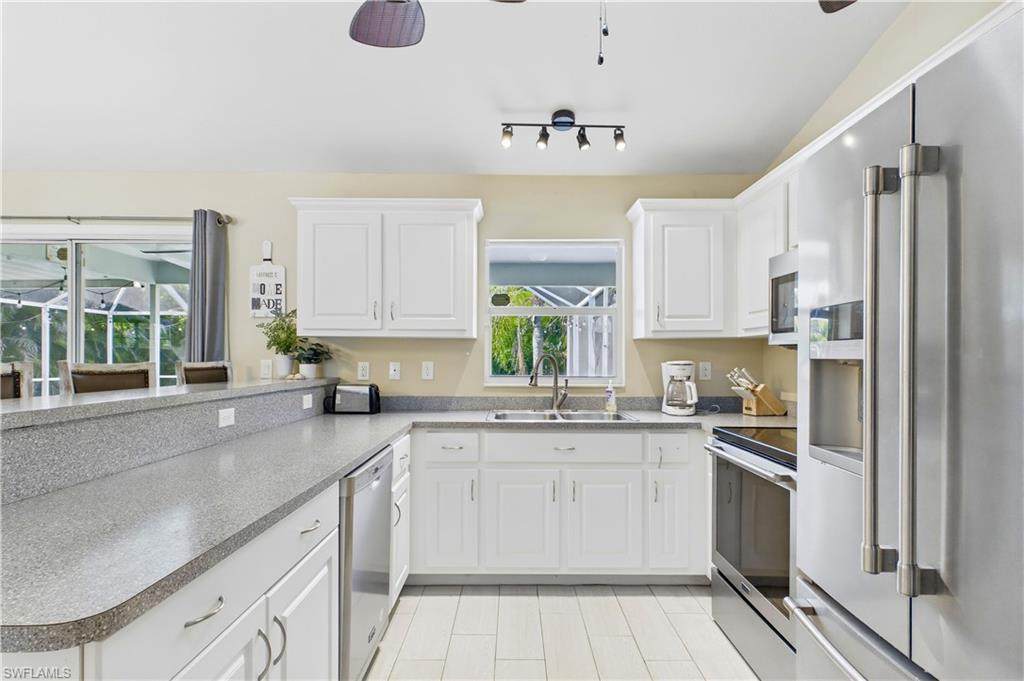 CAPE CORAL - Residential Lease