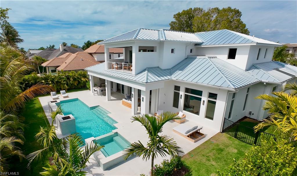 MOORINGS - Residential