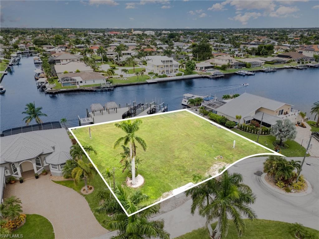 CAPE CORAL - Land