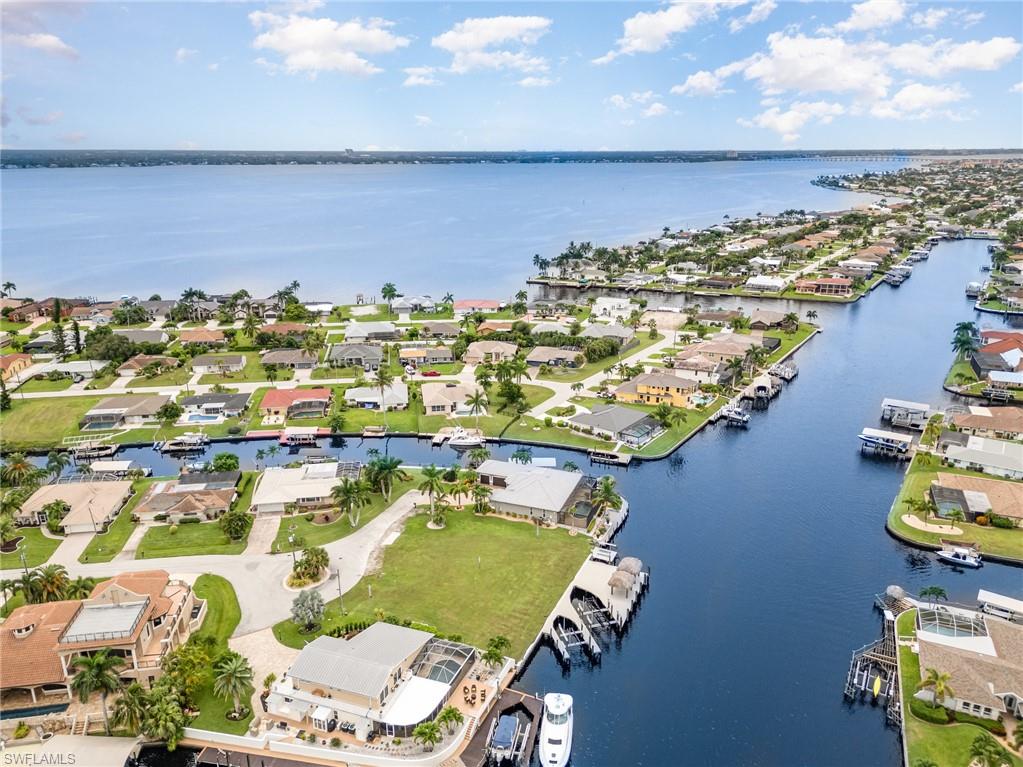 CAPE CORAL - Land