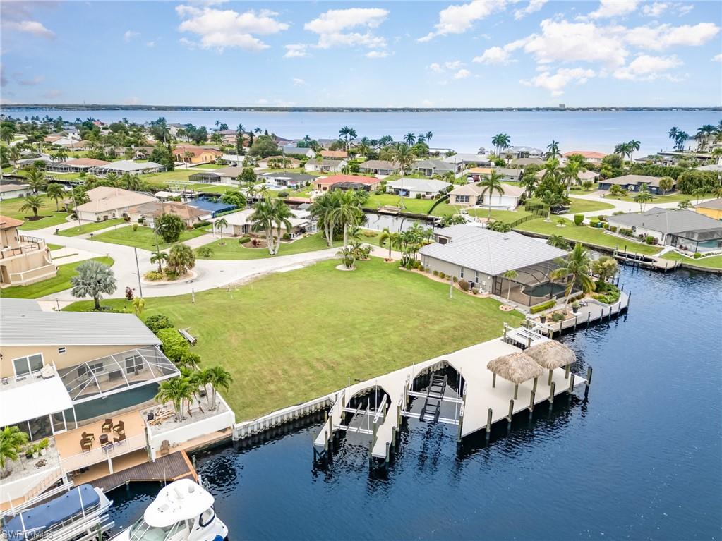 CAPE CORAL - Land