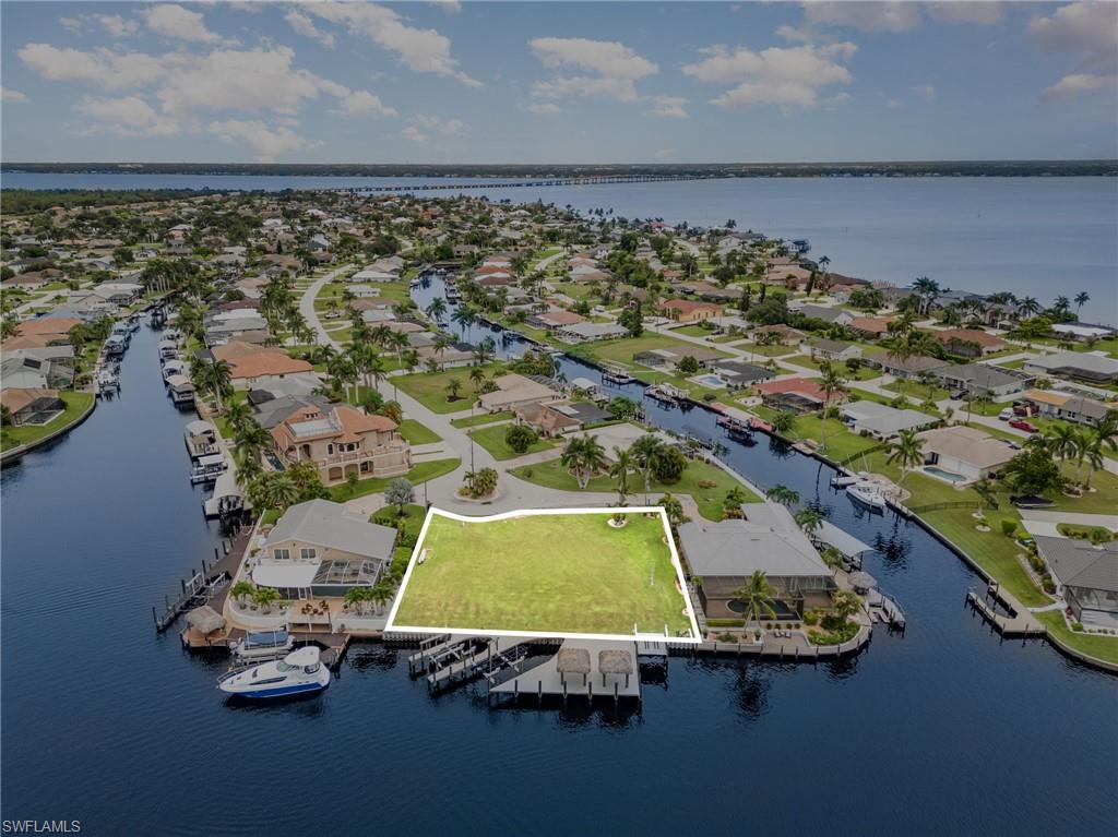 CAPE CORAL - Land