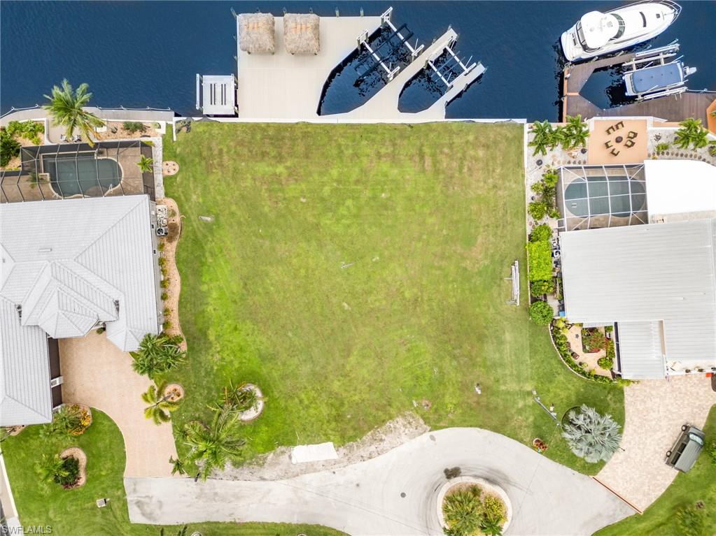 CAPE CORAL - Land