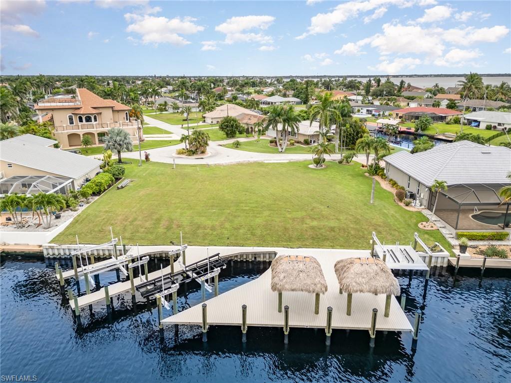 CAPE CORAL - Land