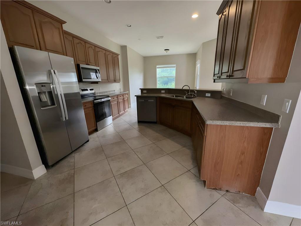 SWAN LAKE SOUTH - Residential