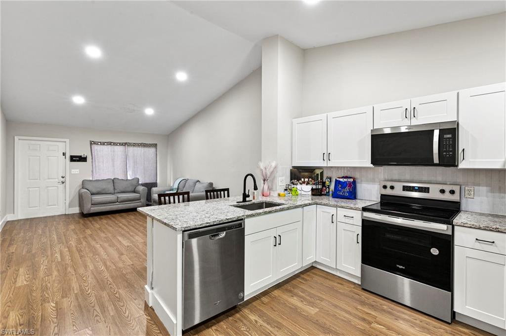 SAN CARLOS PARK - Residential Income