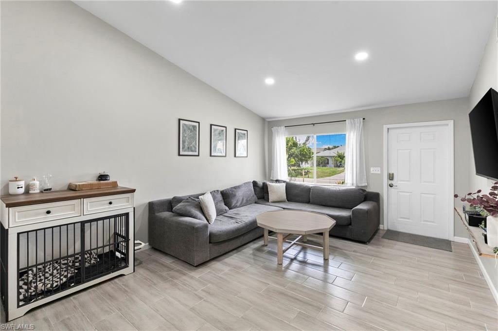 SAN CARLOS PARK - Residential Income
