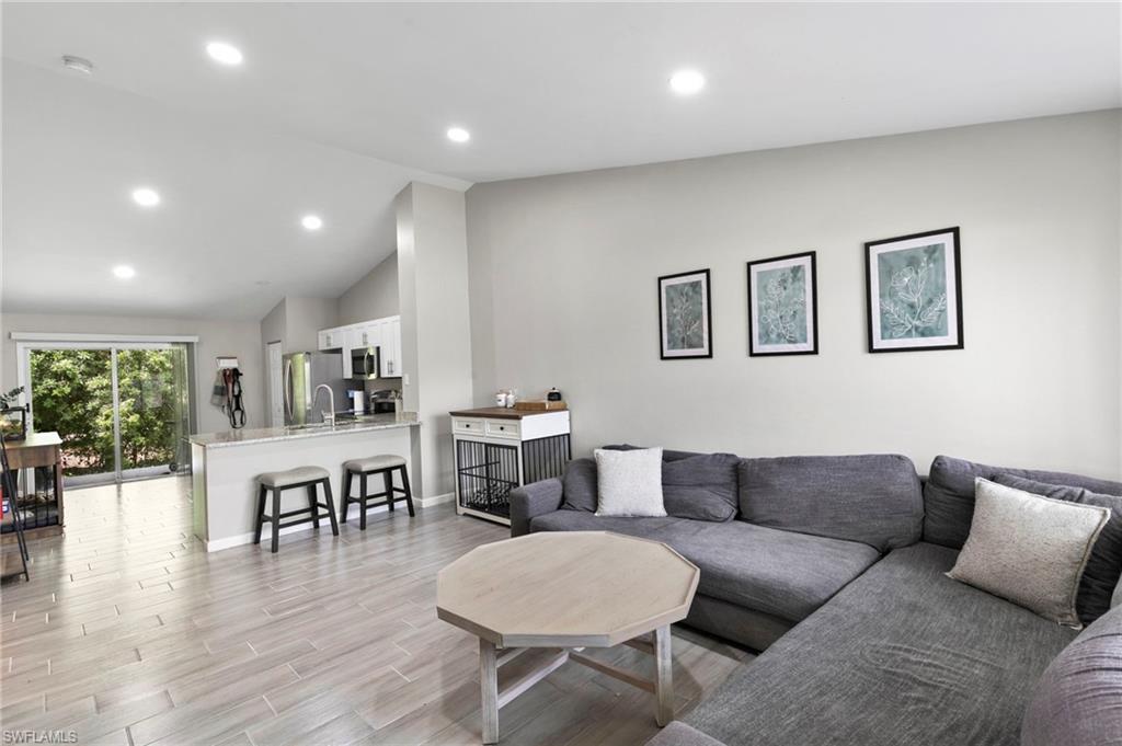 SAN CARLOS PARK - Residential Income