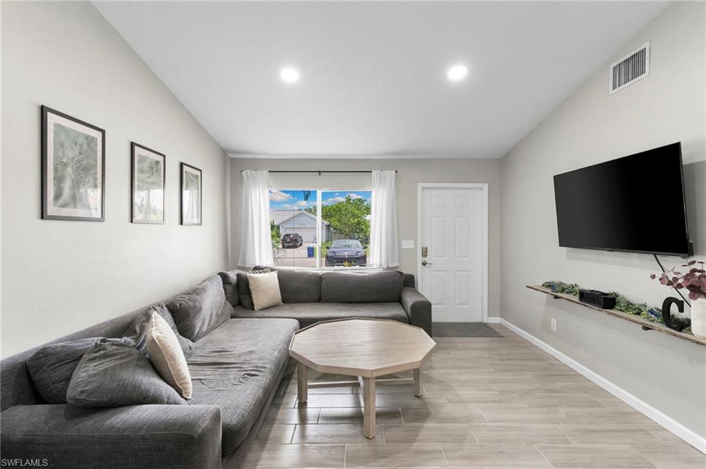SAN CARLOS PARK - Residential Income