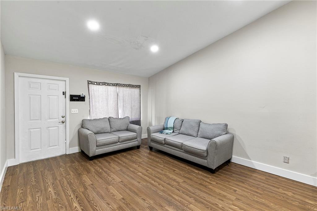 SAN CARLOS PARK - Residential Income