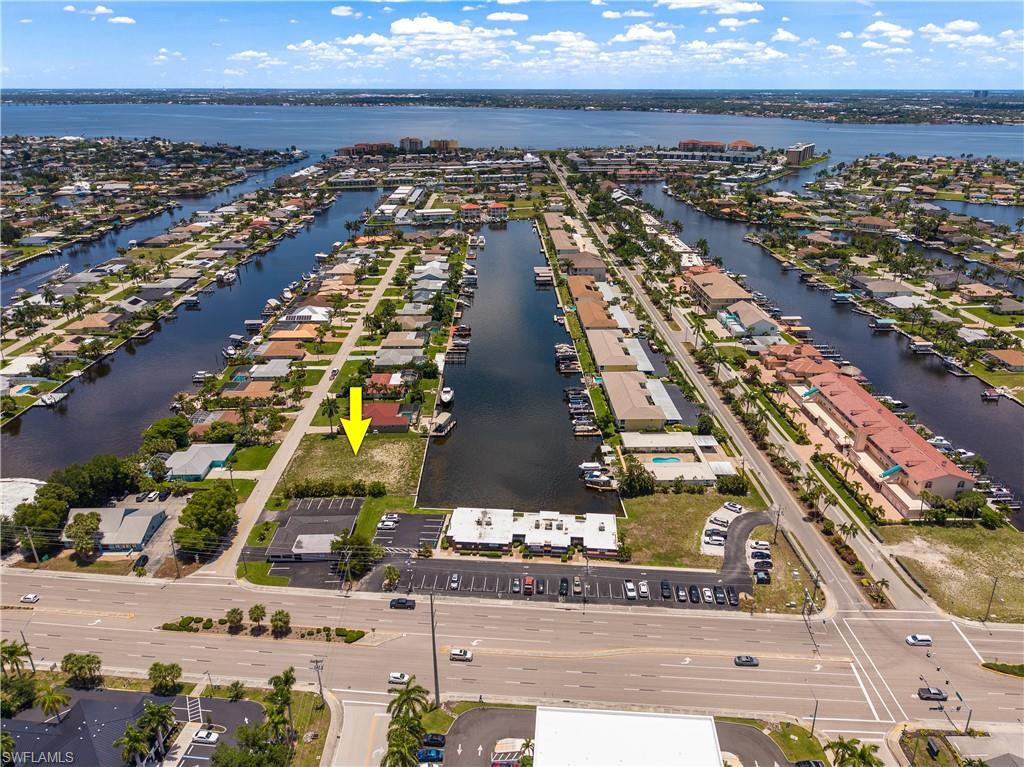 CAPE CORAL - Land