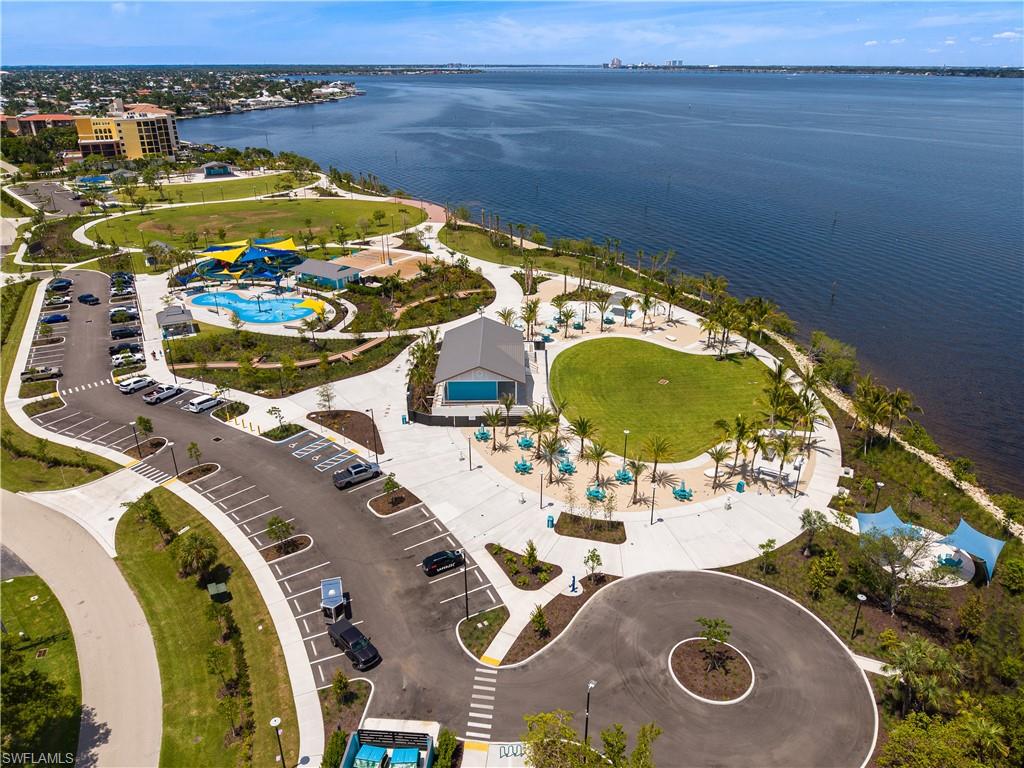 CAPE CORAL - Land