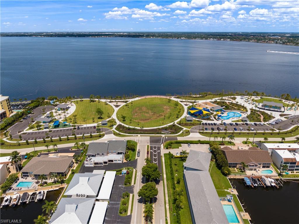 CAPE CORAL - Land