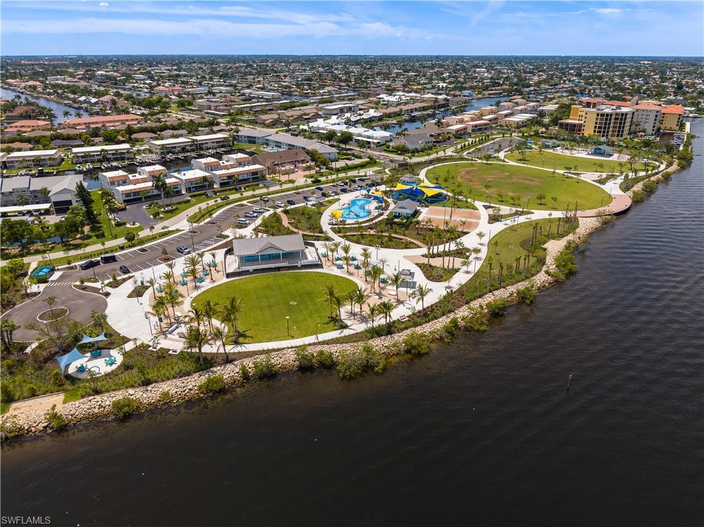 CAPE CORAL - Land
