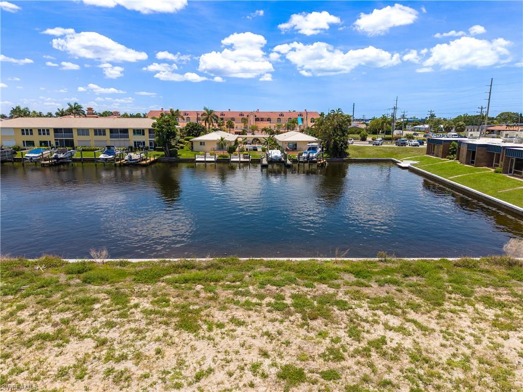CAPE CORAL - Land
