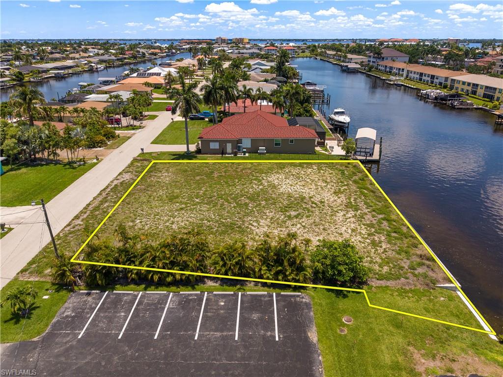 CAPE CORAL - Land