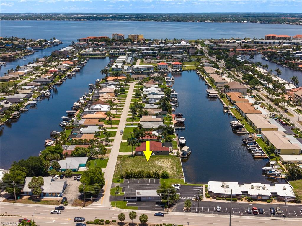 CAPE CORAL - Land