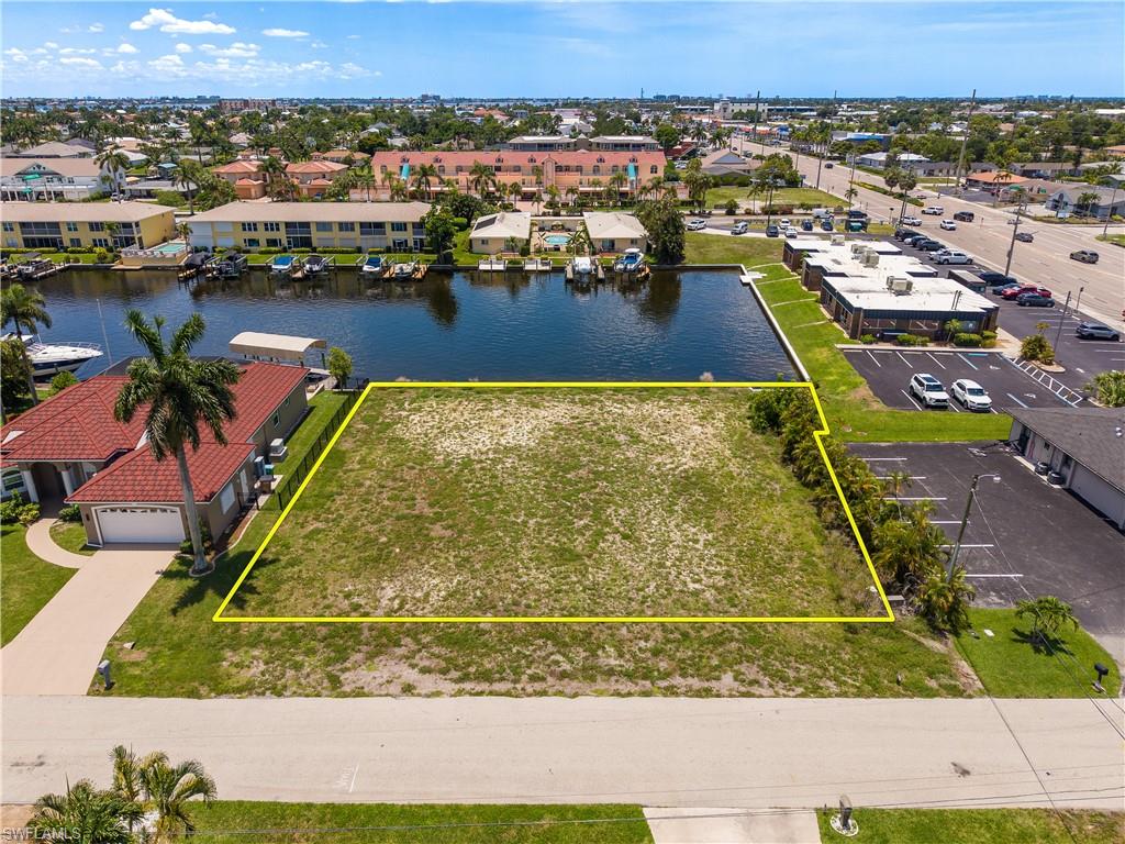 CAPE CORAL - Land