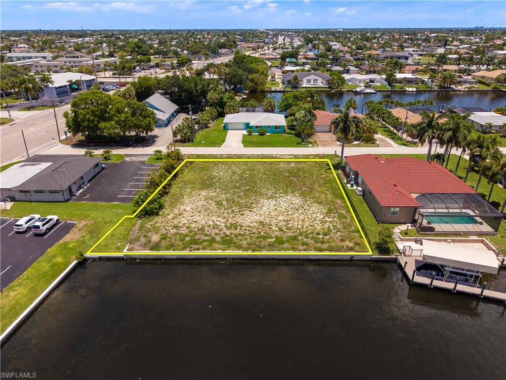 CAPE CORAL - Land