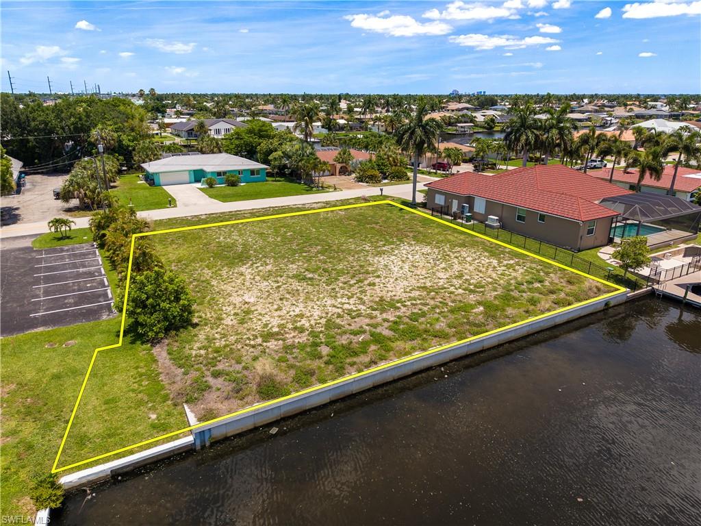 CAPE CORAL - Land
