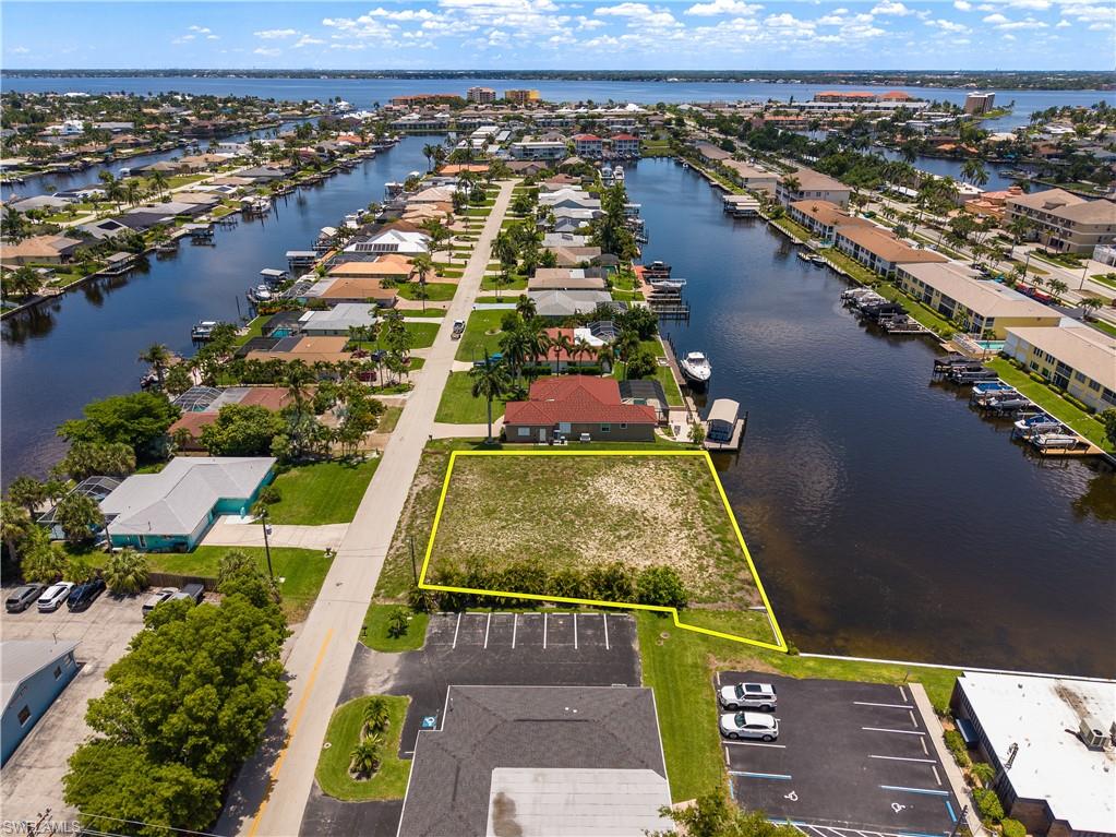 CAPE CORAL - Land