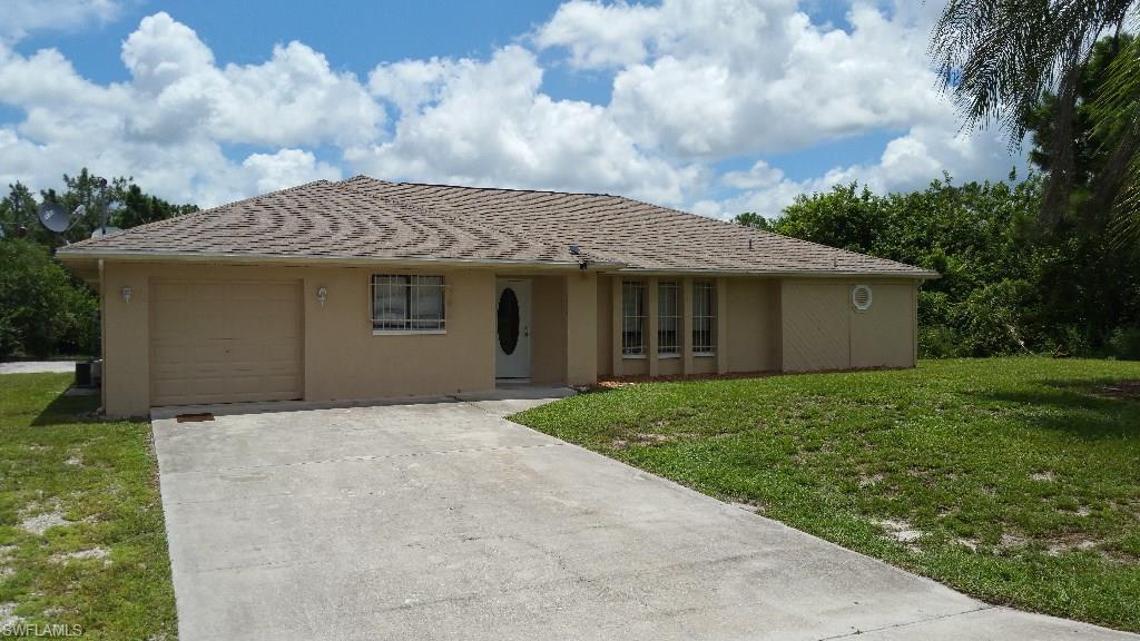NICE HOME WITH DETATCHED FREESTANDING BUILDING!! OVERSIZED LOT, NEW ROOF, FRESH PAINT IN AND OUT, NEW CARPET IN BEDROOMS, UPDATED KITCHEN CABINETS WITH NEW COUNTER TOPS AND THE LIST GOES ON. PLENTY OF PRIVACY, CAN EASILY PARK A BIG RV OR TRUCK ON PROPERTY!! FRESH AND CLEAN READY TO GO!!