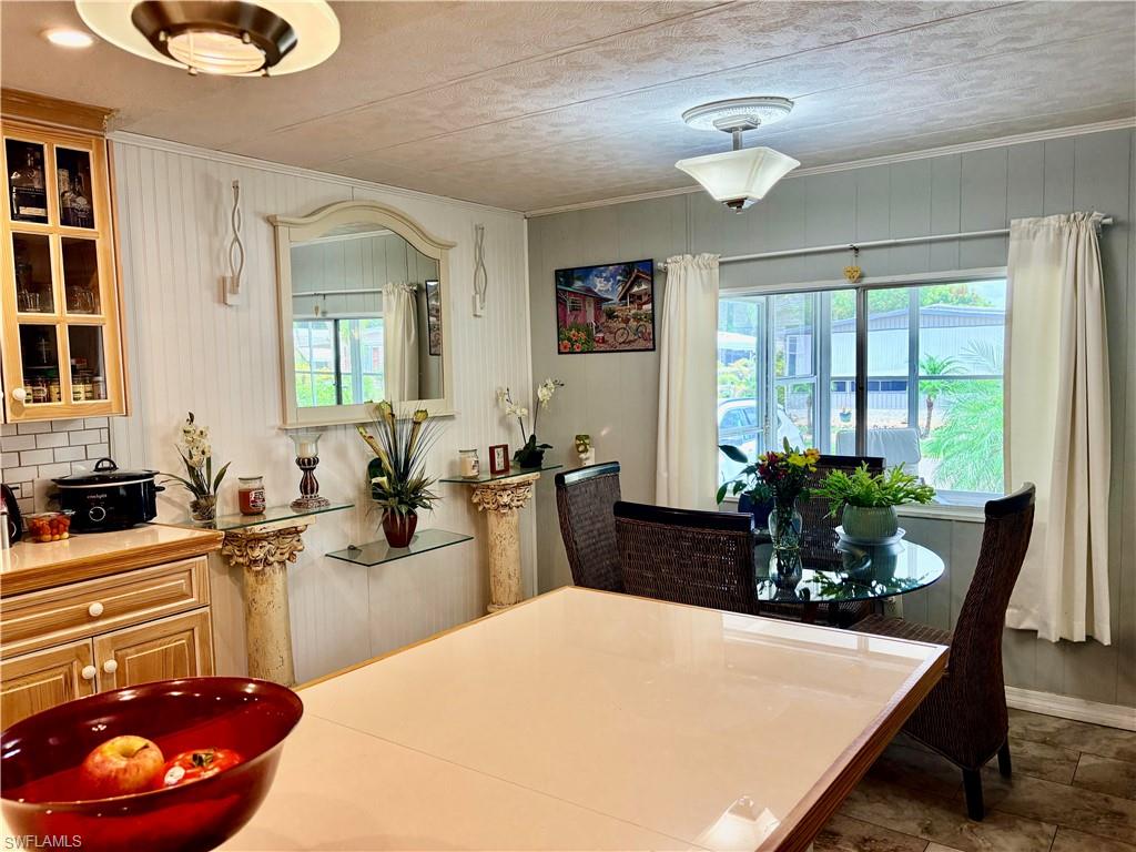 LAUREL ESTATES MOBILE HOME VIL - Residential