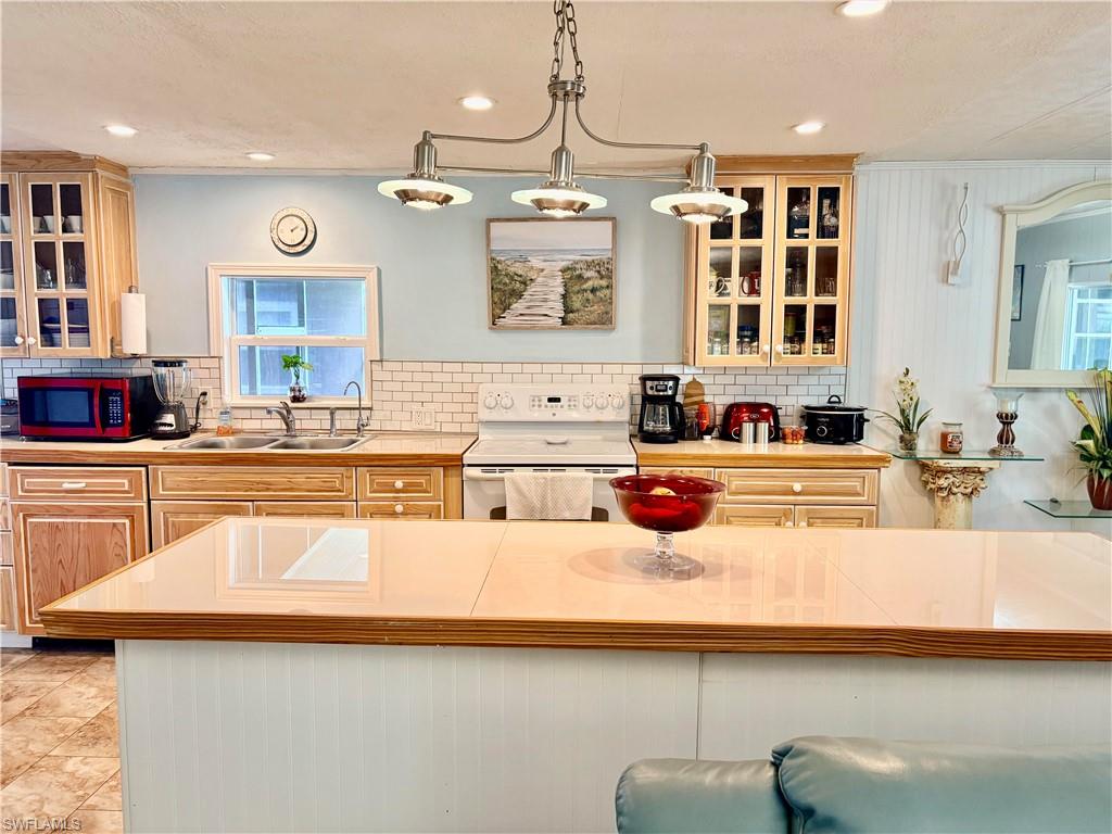 LAUREL ESTATES MOBILE HOME VIL - Residential