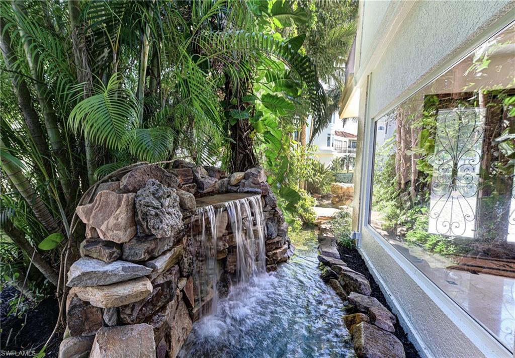 BAREFOOT BEACH - Residential