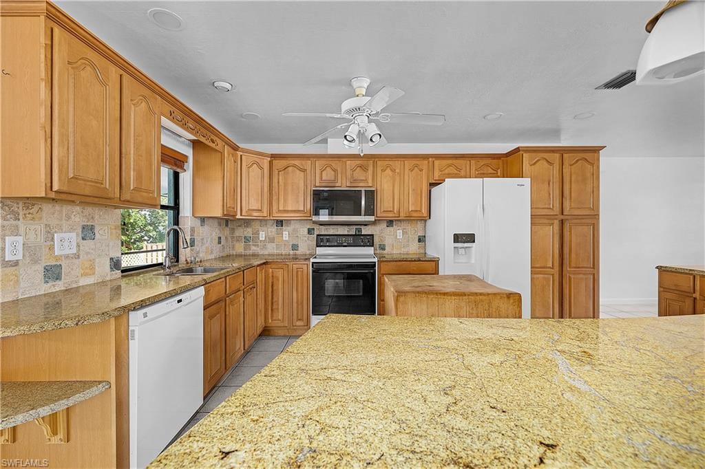KNIGHTS BOKEELIA ISLE - Residential