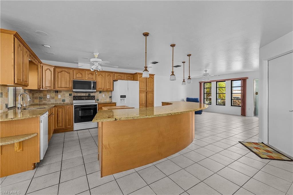 KNIGHTS BOKEELIA ISLE - Residential