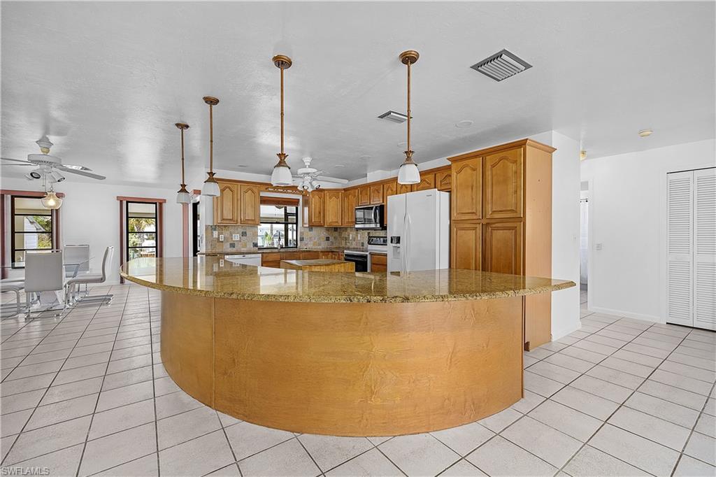 KNIGHTS BOKEELIA ISLE - Residential
