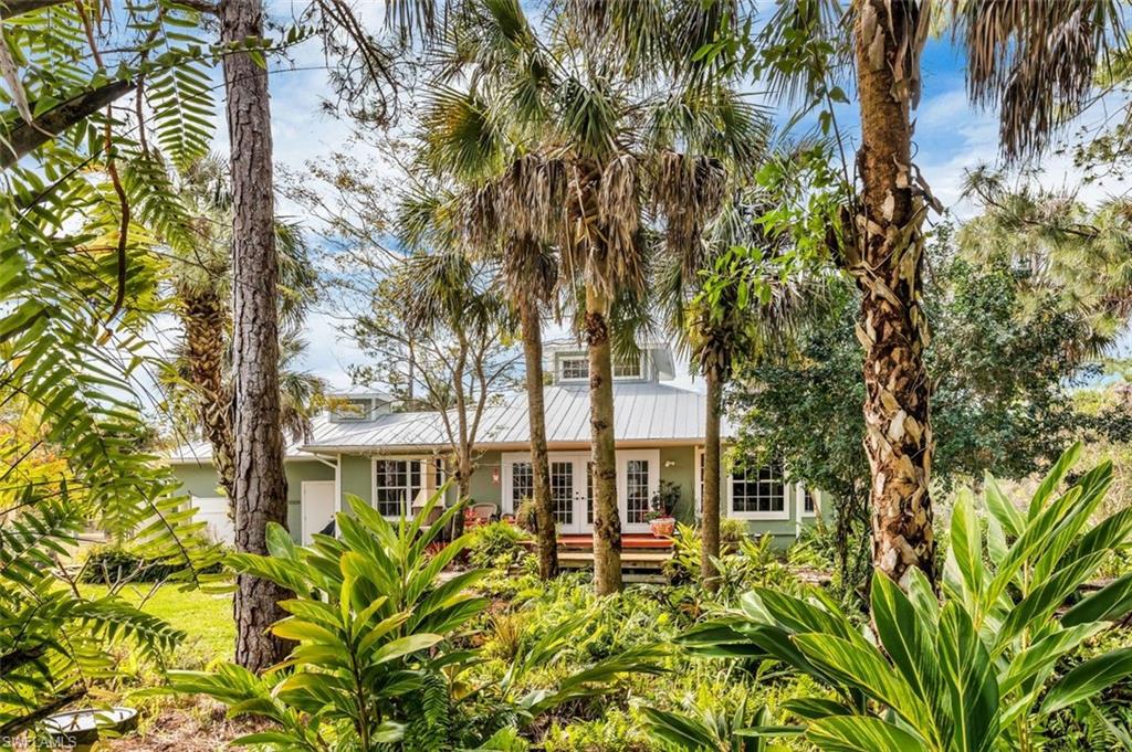 GOLDEN GATE ESTATES - Residential