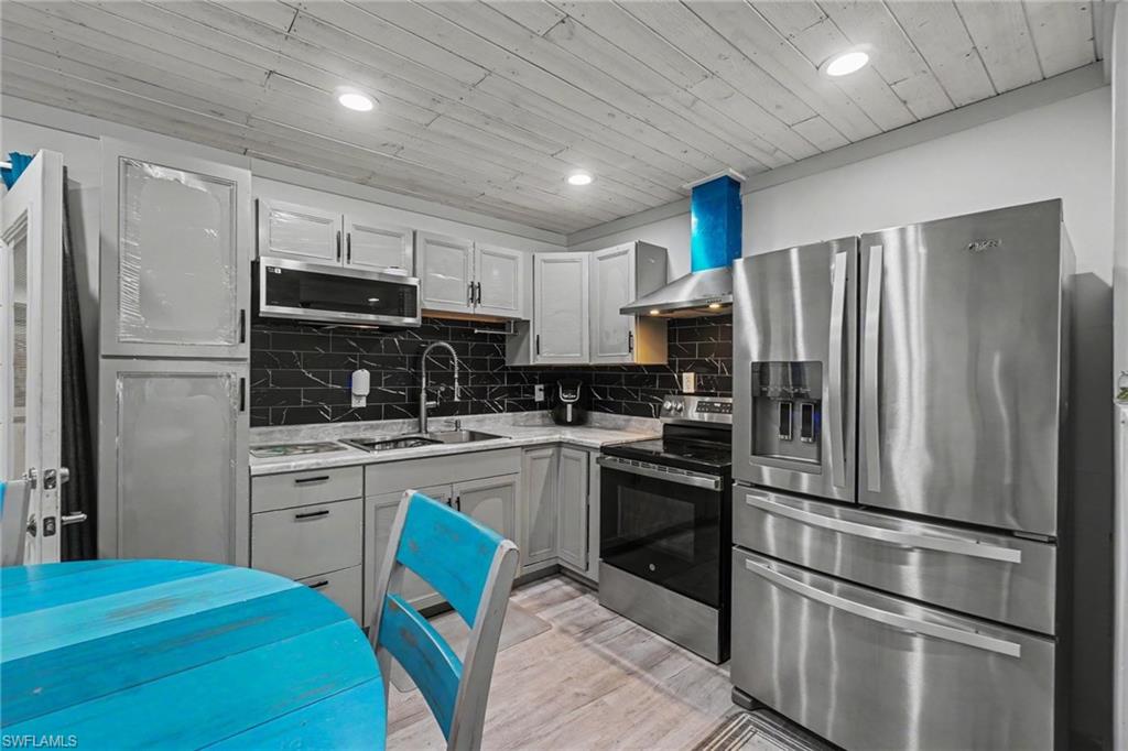 PINE ISLAND TROPICAL HOMESITES - Residential