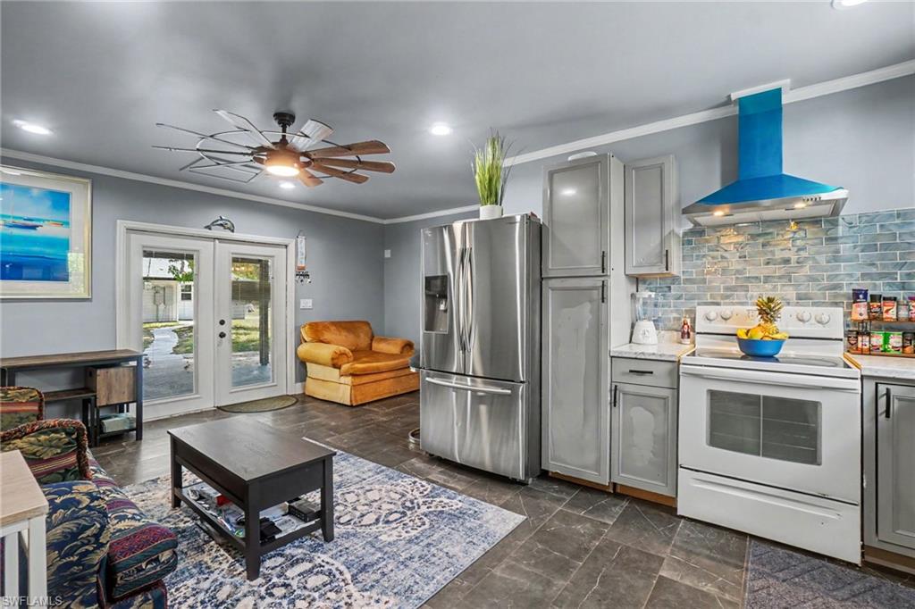 PINE ISLAND TROPICAL HOMESITES - Residential