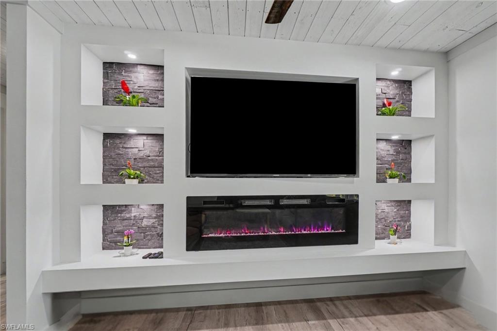 PINE ISLAND TROPICAL HOMESITES - Residential