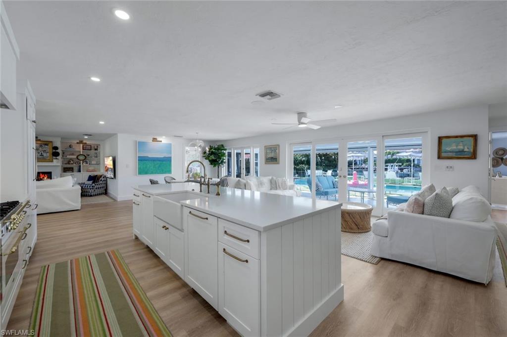 AQUALANE SHORES - Residential
