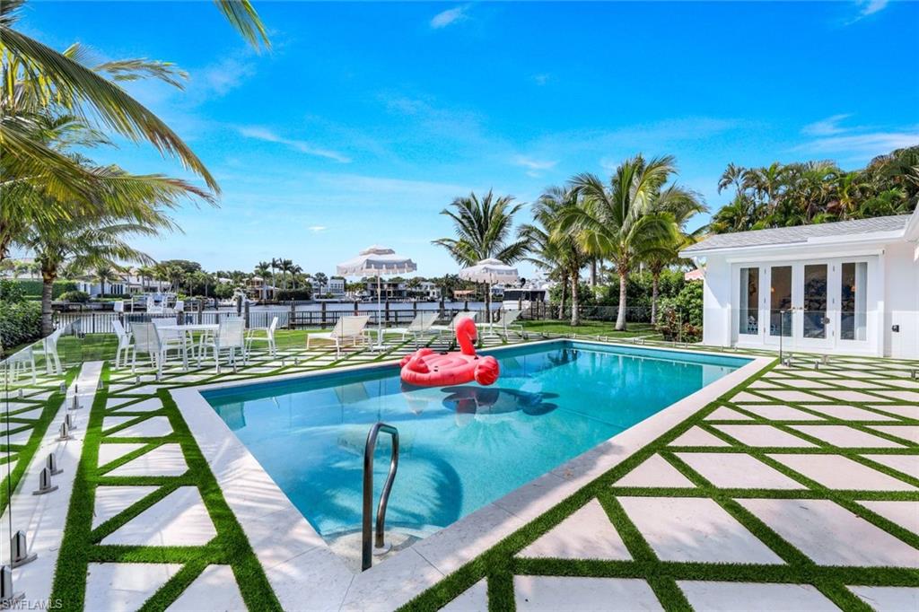 AQUALANE SHORES - Residential