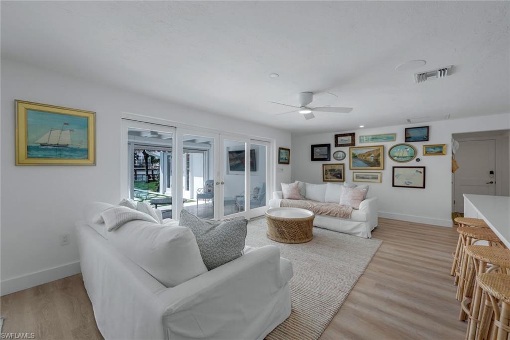 AQUALANE SHORES - Residential