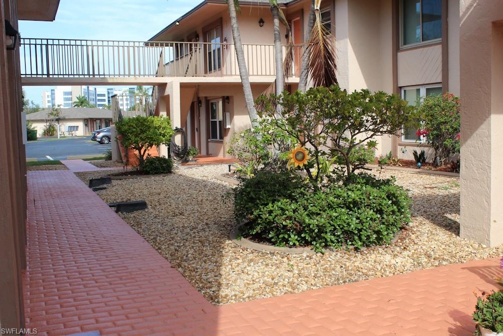 DAVIS WOODS CONDOMINIUM - Residential