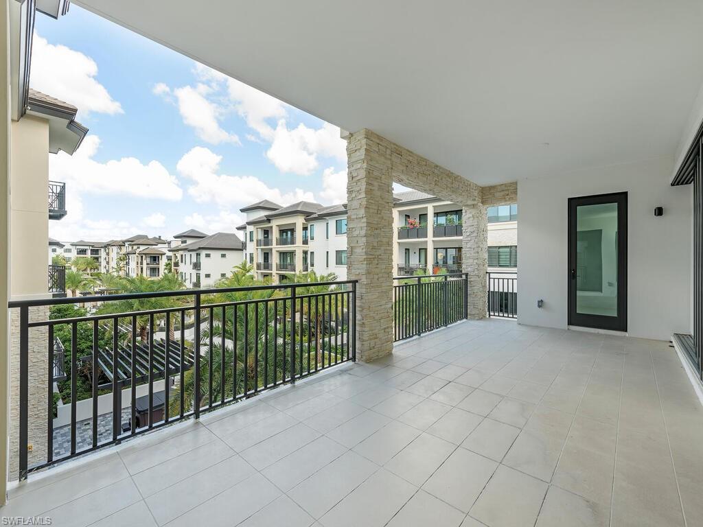 QUATTRO AT NAPLES SQUARE - Residential