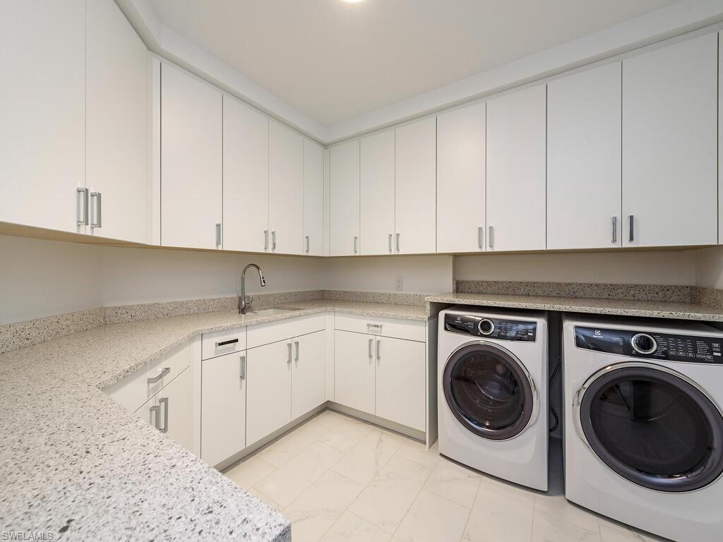 QUATTRO AT NAPLES SQUARE - Residential