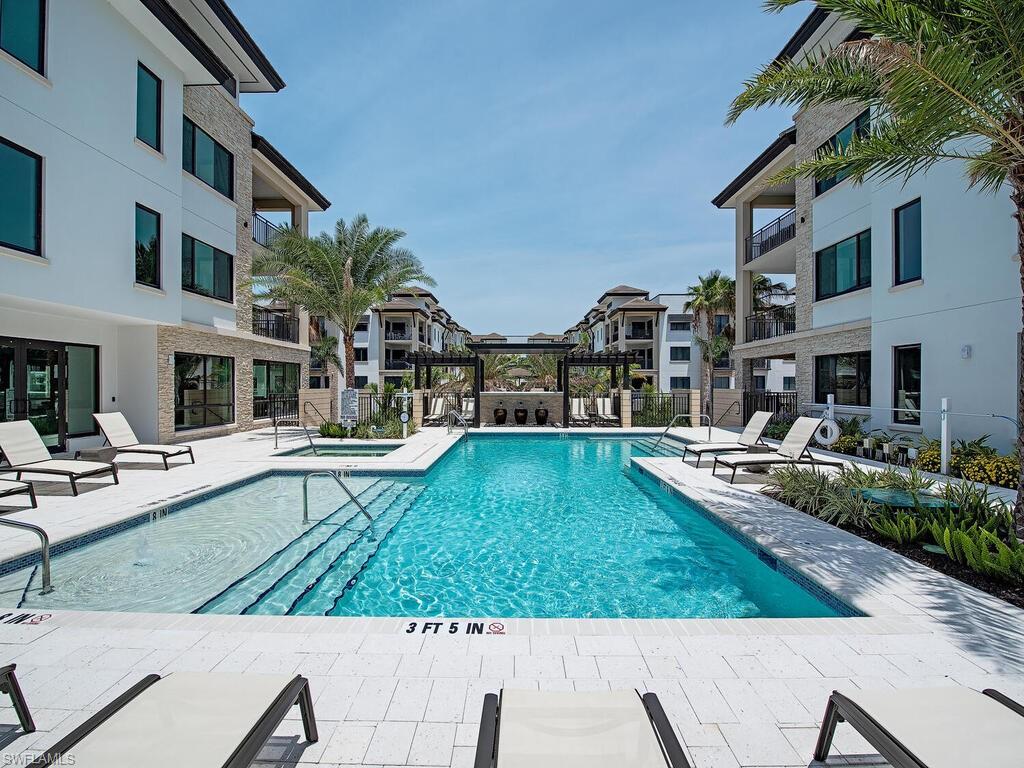 QUATTRO AT NAPLES SQUARE - Residential