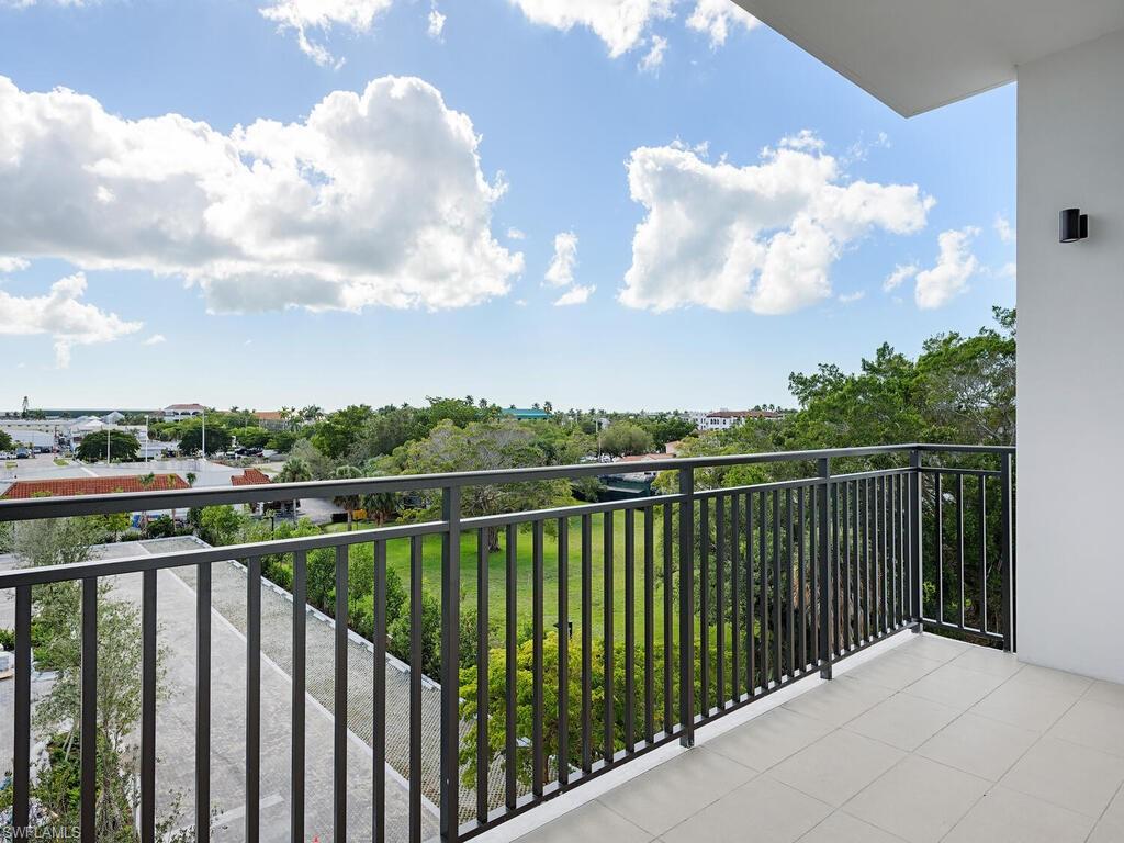 QUATTRO AT NAPLES SQUARE - Residential