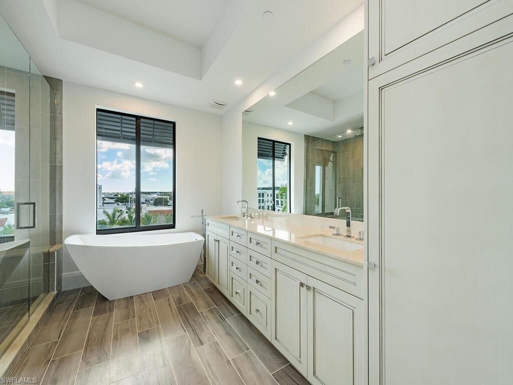 QUATTRO AT NAPLES SQUARE - Residential