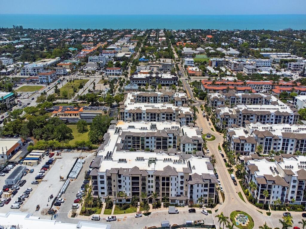 QUATTRO AT NAPLES SQUARE - Residential