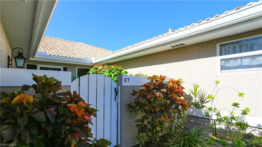 VILLAGES AT EMERALD BAY - Residential Lease