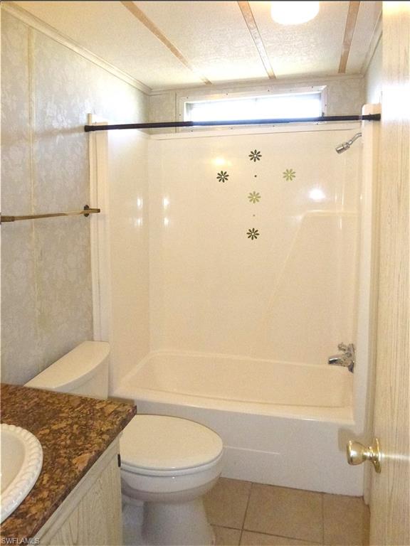LAUREL ESTATES MOBILE HOME VIL - Residential