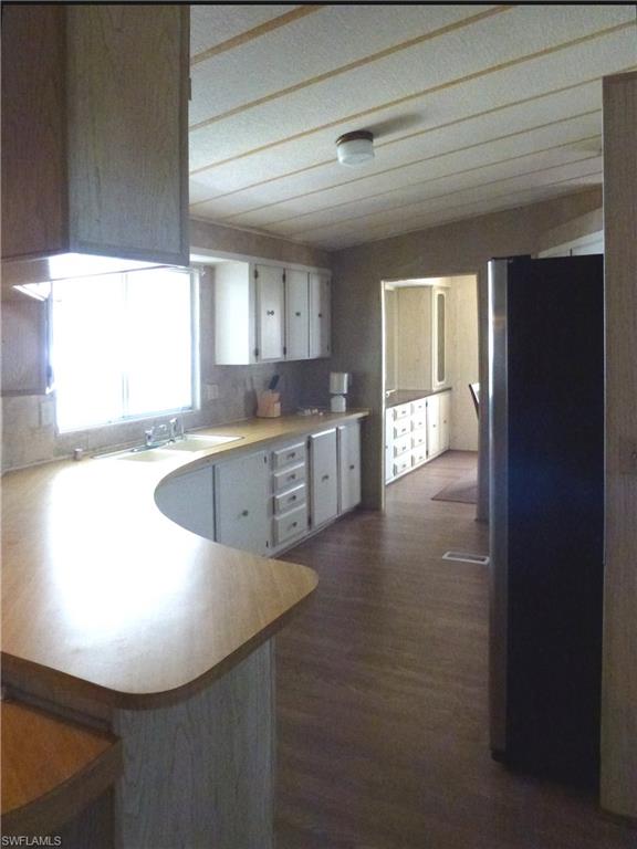 LAUREL ESTATES MOBILE HOME VIL - Residential